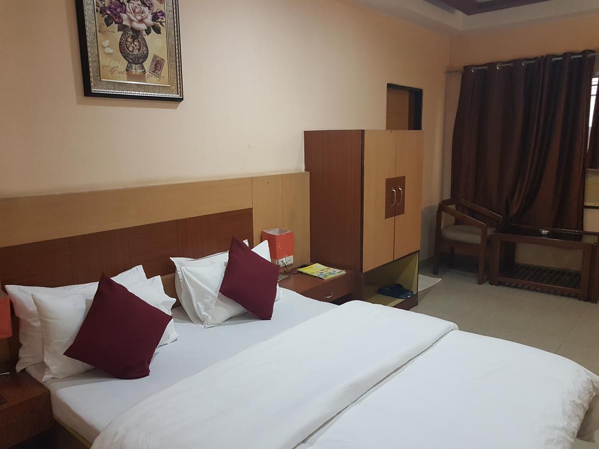 Hotel Simla Siliguri Bagian luar foto
