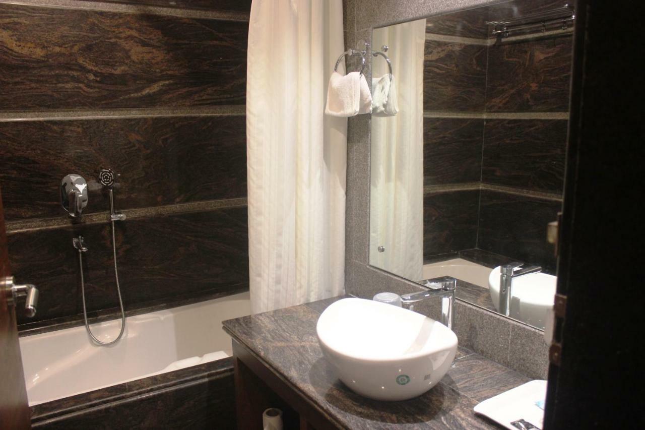 Hotel Simla Siliguri Bagian luar foto