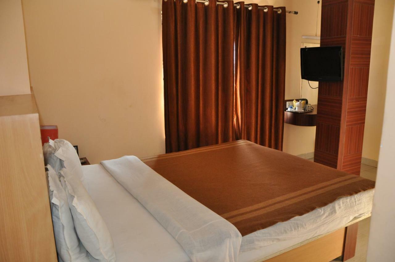 Hotel Simla Siliguri Bagian luar foto