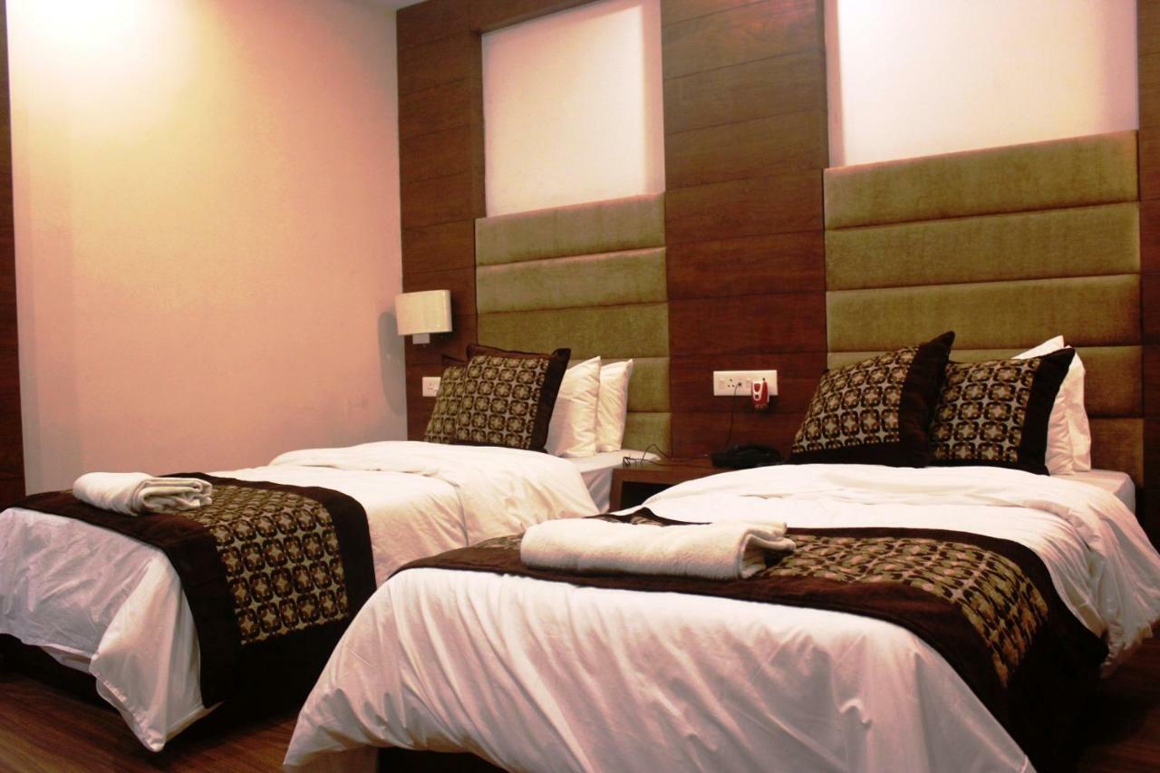 Hotel Simla Siliguri Bagian luar foto